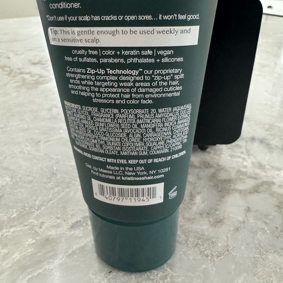 Kristin Ess Instant Exfoliating Scalp Scrub  Removes Build-up  6.7 Oz/ 200ML - Picture 7 of 7